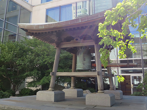 ニューヨーク国連本部にある日本の「平和の鐘」